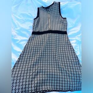 Women’s size Medium Zara knit dress like new without tags 🖤🤍